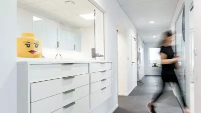  couloir salle de soin cabinet Orthensia orthodontie Pornic